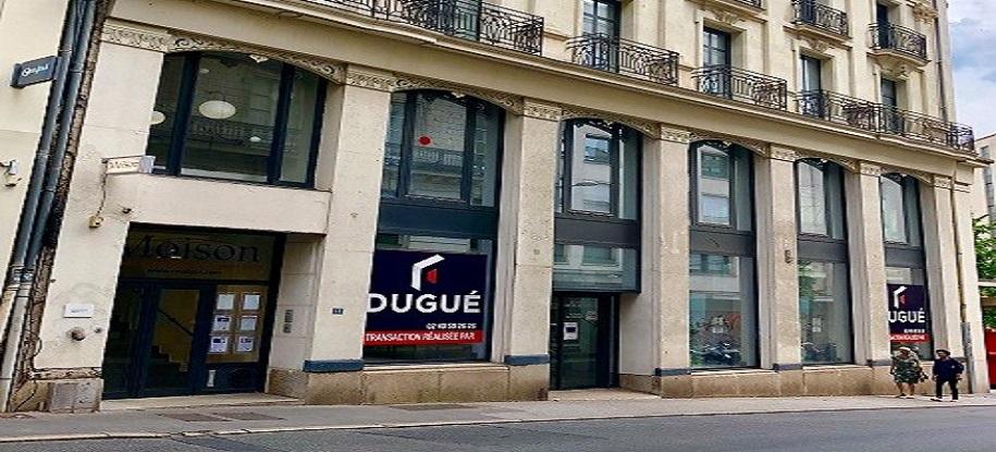 Press articles: DUGUE installs LE GRAND BAZAR in Nantes