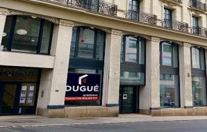 Press articles: DUGUE installs LE GRAND BAZAR in Nantes
